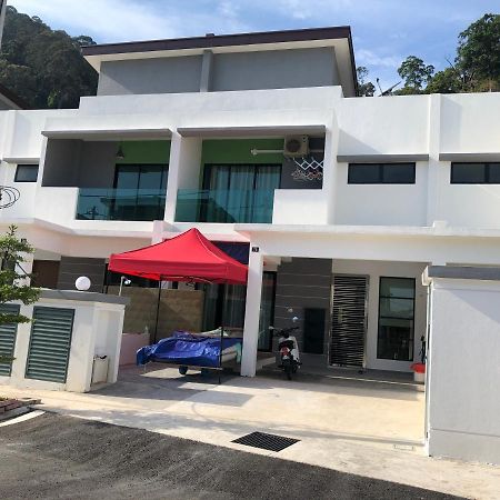 2Sty Villa - Walking Distance To The Beach Pekan Pangkor Esterno foto