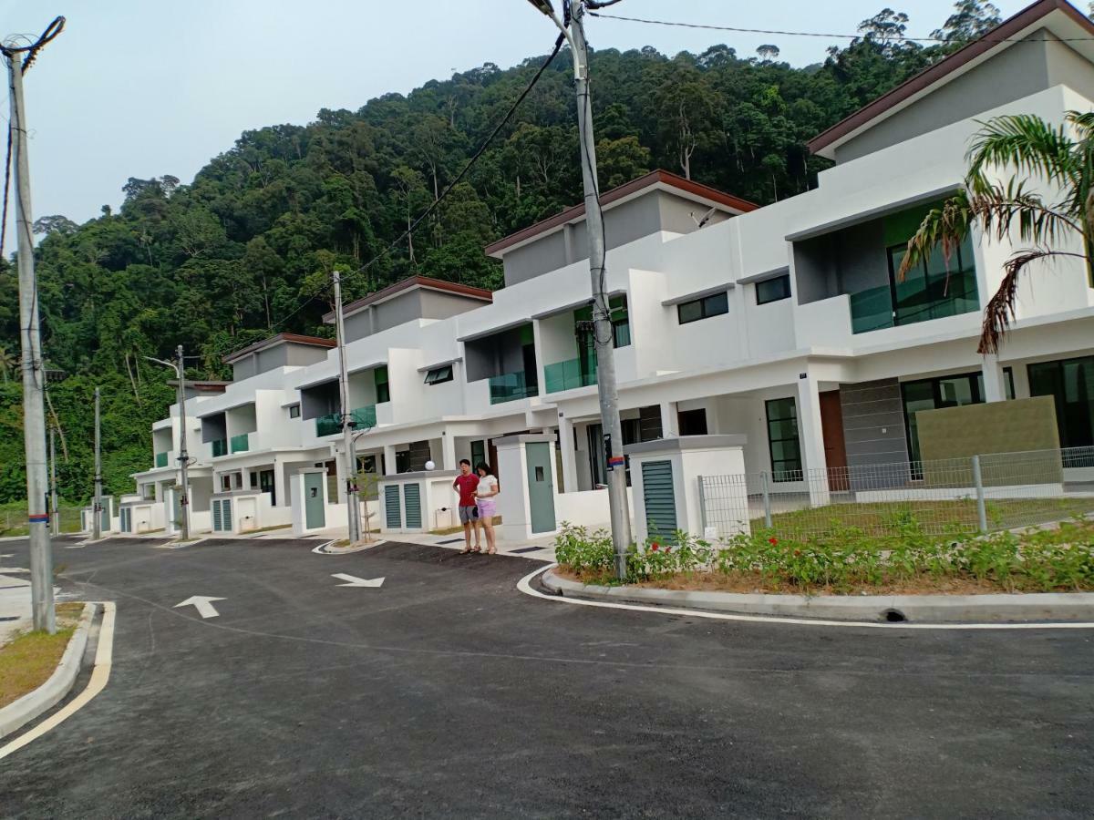 2Sty Villa - Walking Distance To The Beach Pekan Pangkor Esterno foto